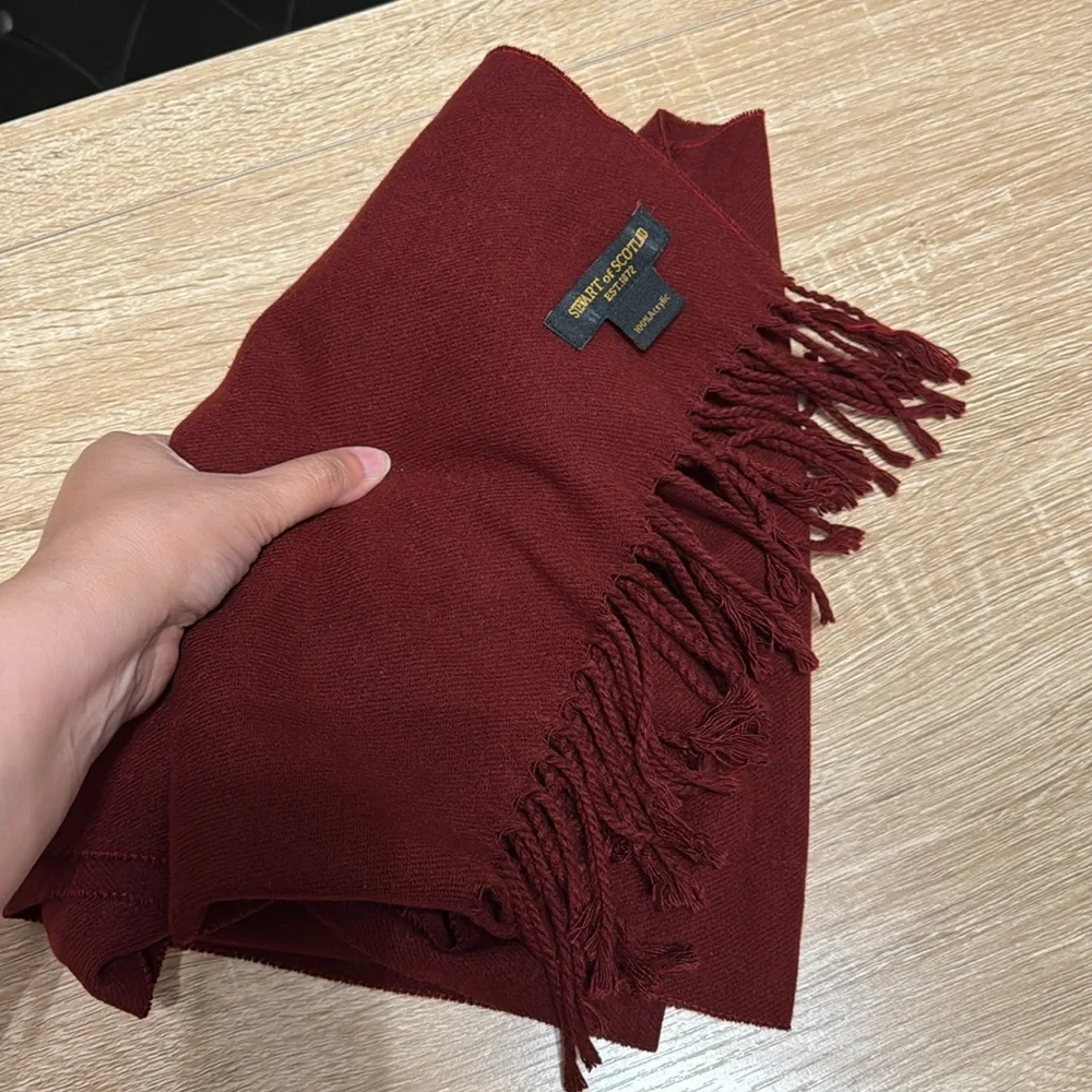 Stewart of Scotland Men’s Bordeaux Maroon Scarf Acrylic & Fringe Trim